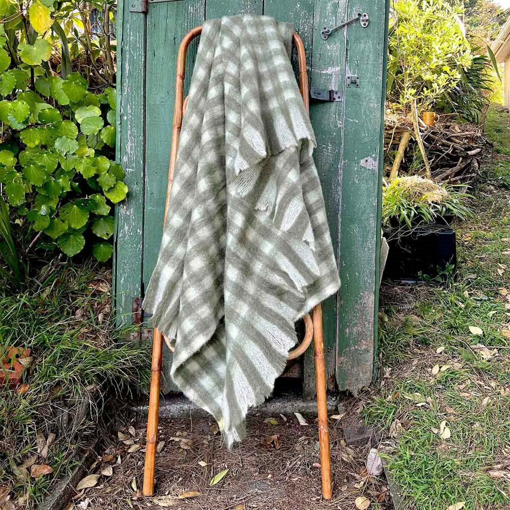 BLISS WOOL MOHAIR BLEND OLIVE/WINTER WHITE