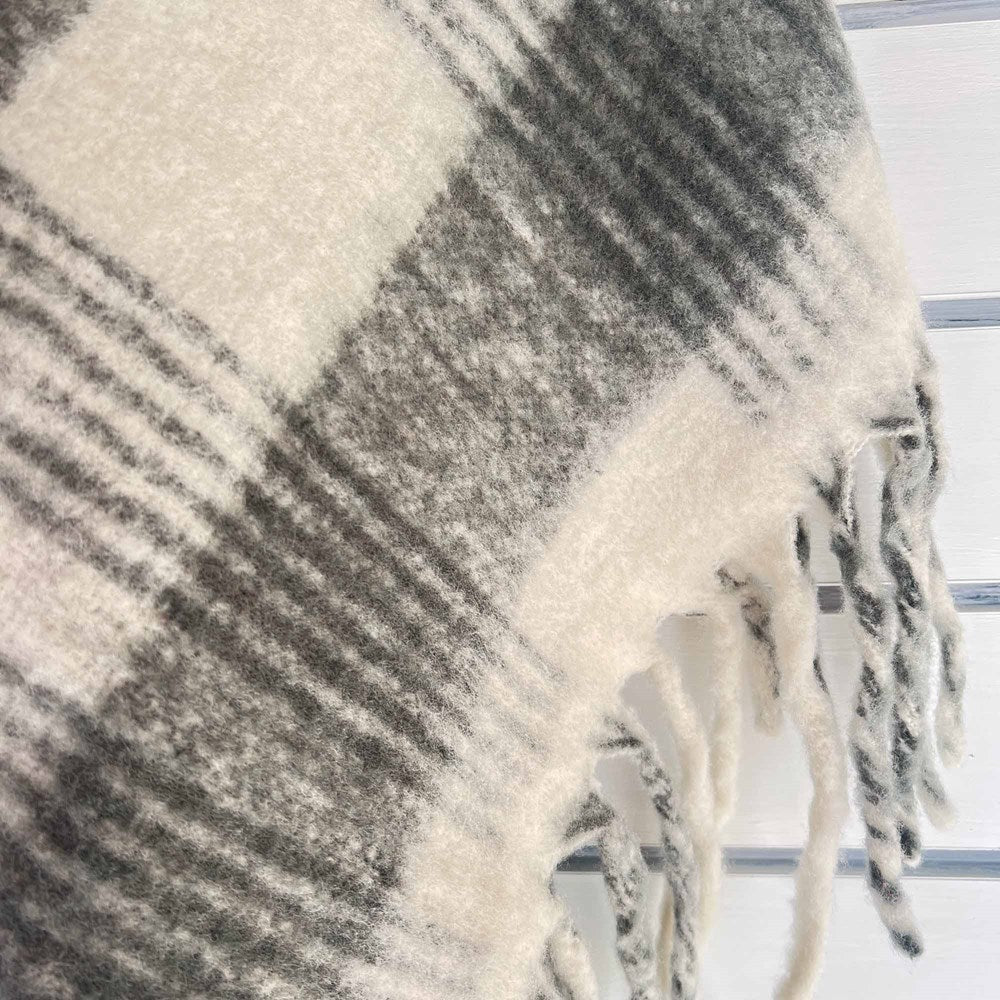 BLISS WOOL MOHAIR BLEND WHITE/DARK GREY