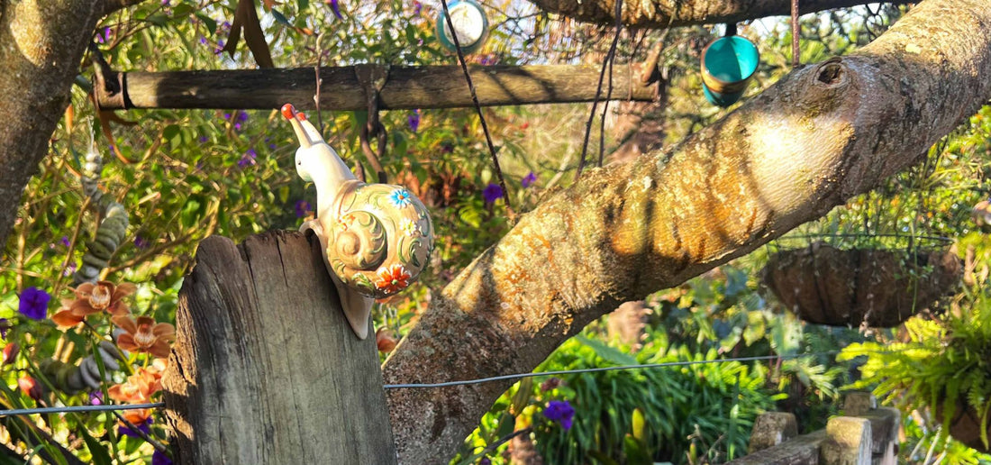 Tiny Detail, Big Personality: The Decorative Hanging Rim Ornament Your Plants (and Shelves) Have Been Waiting For