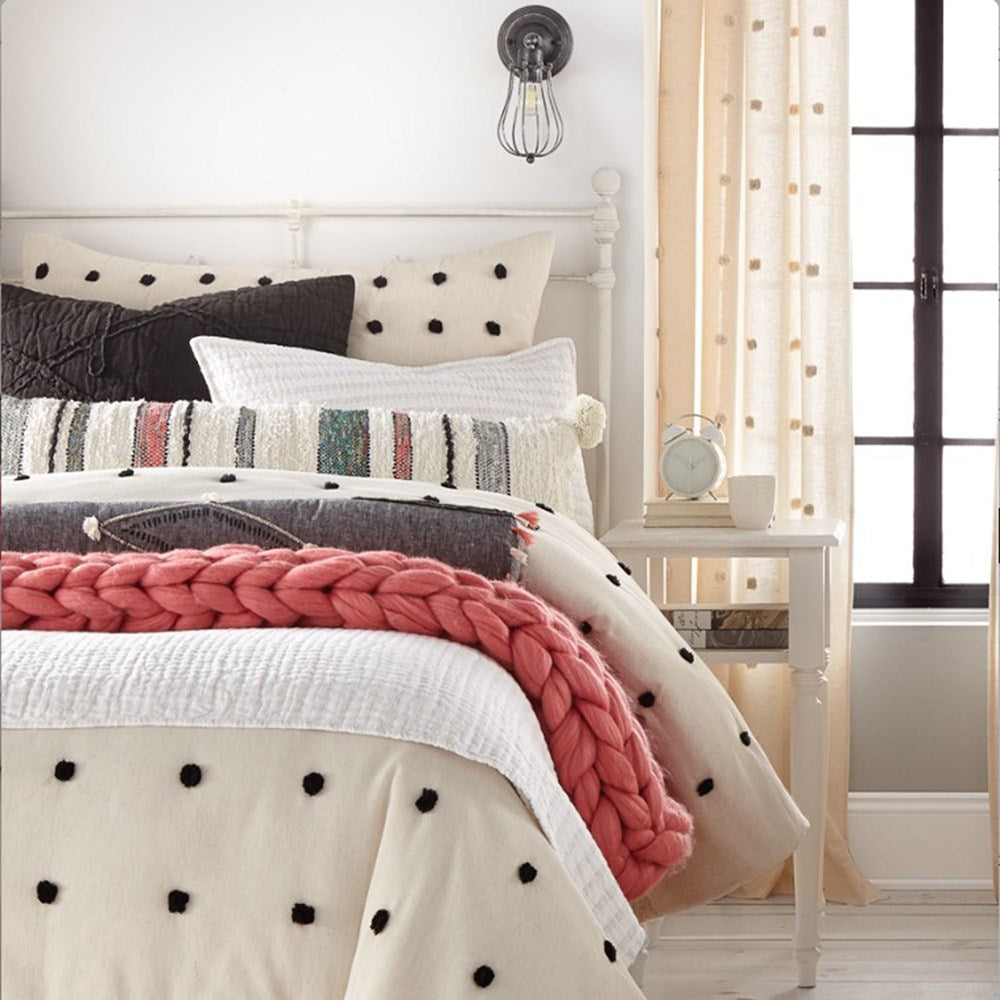 ASTRID QUILT BLACK POM POMS - KING