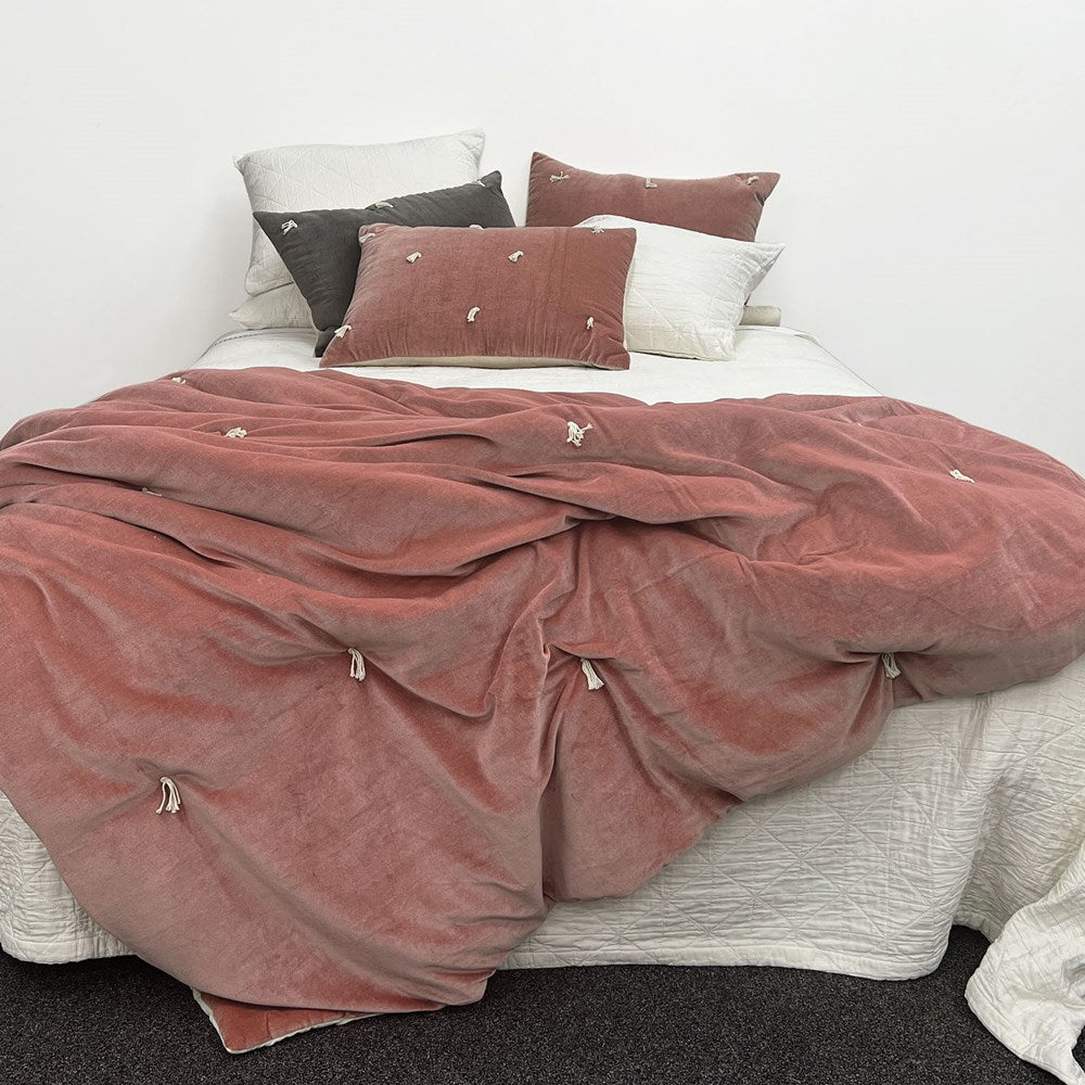 OAKURA QUILT KING BLUSH