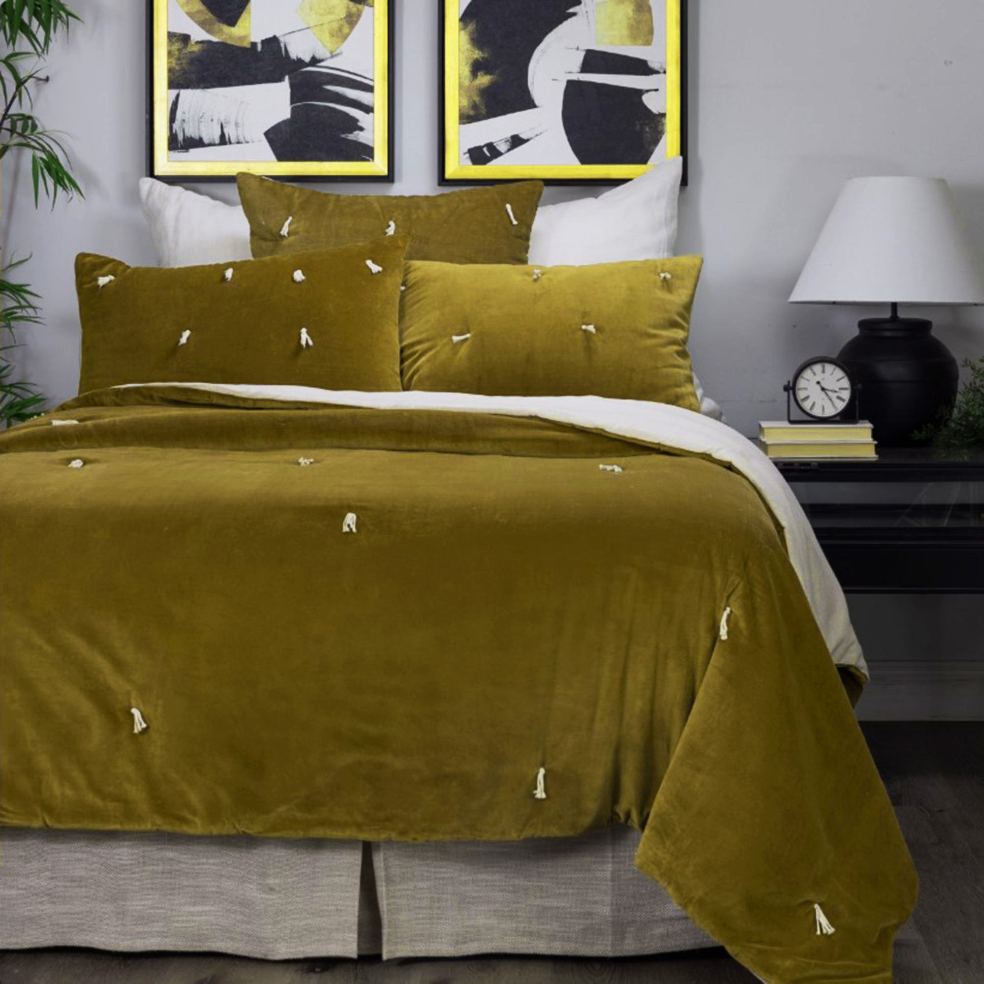 OAKURA QUILT KING OCHRE