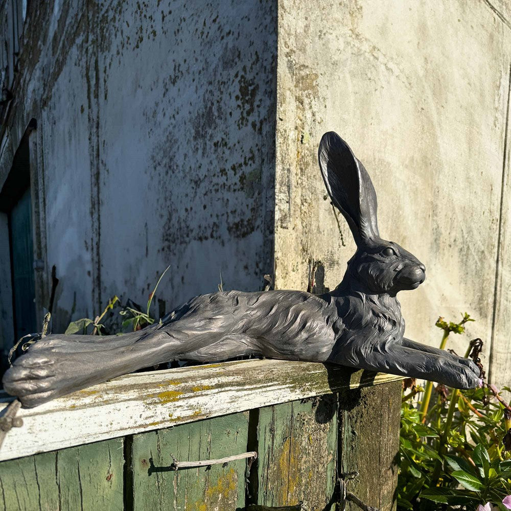 SHADOW COUNTRY HARE - RESTING GREY 46.5X44X32CM