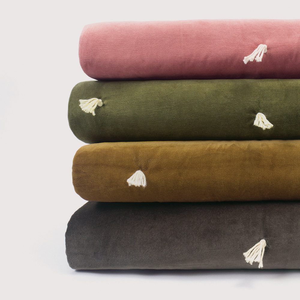 OAKURA QUILT KING OCHRE