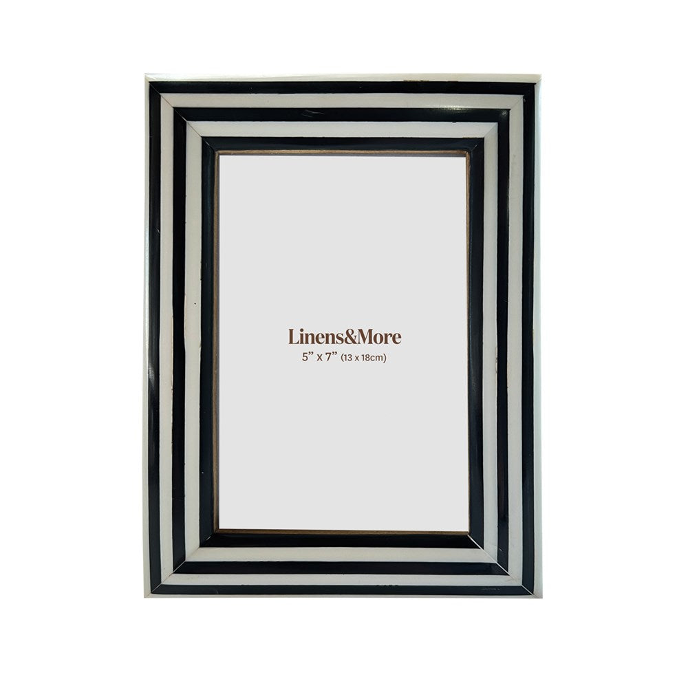 BLACK AND WHITE ROUNDED EDGE FRAME 5X7"
