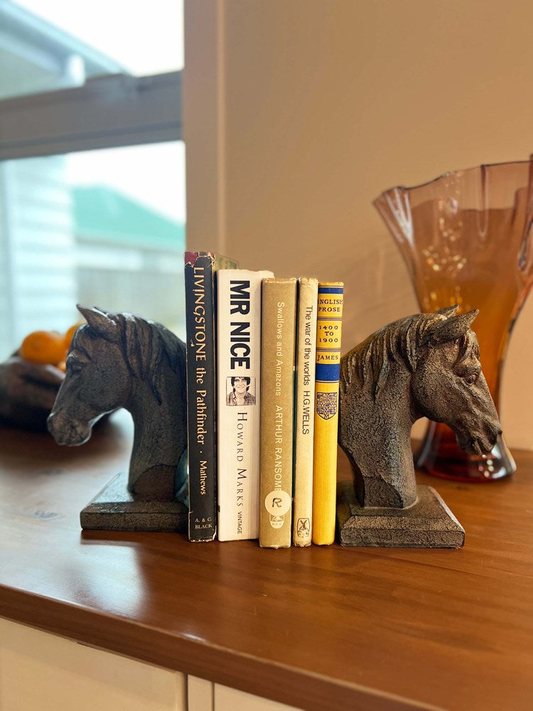 S/2 HORSE HEAD BOOKENDS AGED RUST FINISH - 13.3X9.3X17.8CM